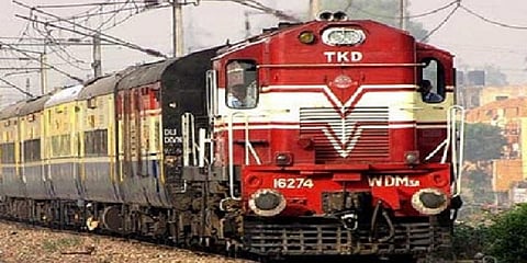 நாளை முதல் ரயில் டிக்கெட் ஆன்லைன் கட்டணம் உயர்வு!