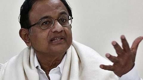 செய்தியாளர்கள் கேள்விக்கு 5 விரல்களை காட்டிய ப.சிதம்பரம்