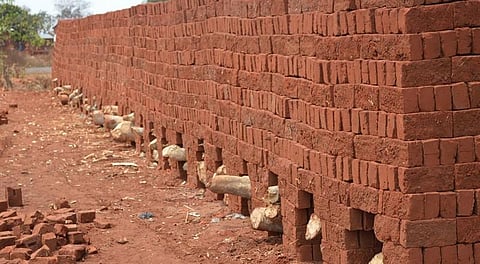 கோவை அருகே அனுமதியின்றி செயல்படும் செங்கல் சூளைகள்... ஆர்டிஐயில் அம்பலம்..!