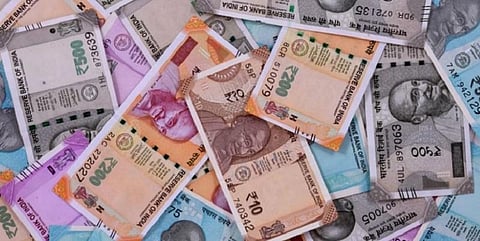 ரூபாய் நோட்டின் அளவு பெரிதாக இருப்பது இப்போதுதான் தெரிகிறதா?: மும்பை உயர்நீதிமன்றம்