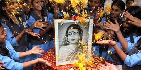 இந்தியாவின் முதல் பெண் ஆசிரியர் “சாவித்திரிபாய் புலே”