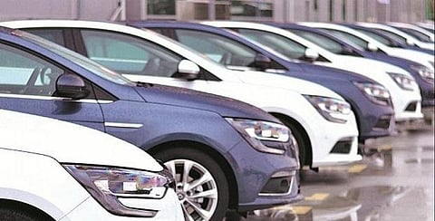 போட்டி போட்டுக்கொண்டு ஆஃபர்களை வெளியிடும் கார் நிறுவனங்கள் : நேற்று மாருதி! இன்று டாடா!