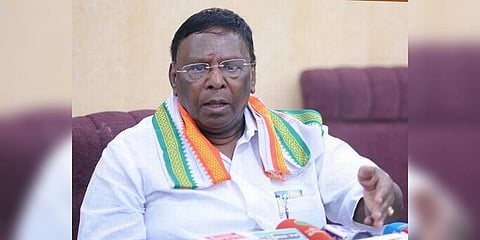 “பிக்பாஸ் நிகழ்ச்சியை தடை செய்ய எனக்கு அதிகாரமில்லை” - நாராயணசாமி கைவிரிப்பு