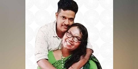 கேரள திருநங்கை கவிஞர் திருமணம்: காதலரை மணக்கிறார்