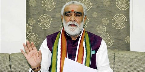 “புற்றுநோய் சிகிச்சைக்கு பசுமாட்டின் சிறுநீர் பயன்படுத்தப்படும்” - மத்திய சுகாதாரத்துறை இணையமைச்சர்