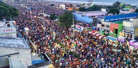 ‘பெசன்ட் நகர் மாதா ஆலய திருவிழா’ - இளைஞர் வெட்டிக் கொலை