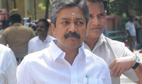 நீதிபதி தஹில் ரமாணியுடன் அமைச்சர் சி.வி.சண்முகம் சந்திப்பு