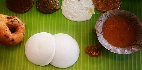 உணவில் புழு இருந்ததாக புகார்.. முருகன் இட்லி கடையின் உரிமம் தற்காலிக ரத்து..!