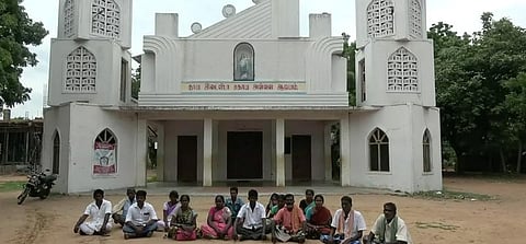 திருமணத்திற்கு அனுமதி வழங்க பங்குத் தந்தை மறுப்பு - போலீசில் புகார்