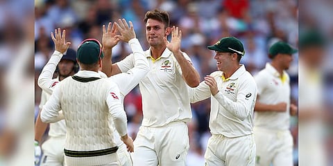 ஆஷஸ் டெஸ்ட்: மார்ஷ் வேகத்தில் இங்கிலாந்து அணி தடுமாற்றம்