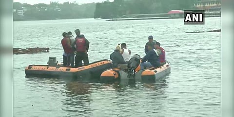 ஏரியில் படகு கவிழ்ந்து 11 பேர் உயிரிழப்பு!