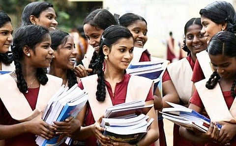 10 ஆம் வகுப்பு மொழிப்பாடத் தேர்வை ஒரே தாளாக்கியதற்கு ஆசிரியர்கள் எதிர்ப்பு