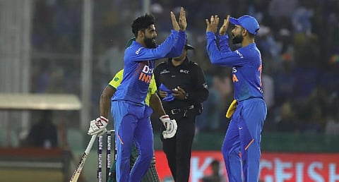 டி காக் அரை சதம்: இந்திய அணிக்கு 150 ரன்கள் இலக்கு