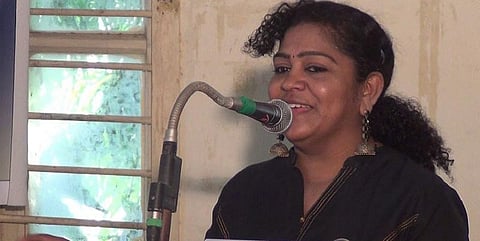 “போலி செய்தி பரப்பியவர்கள் மீது நடவடிக்கை தேவை” - சுந்தரவள்ளி மனு