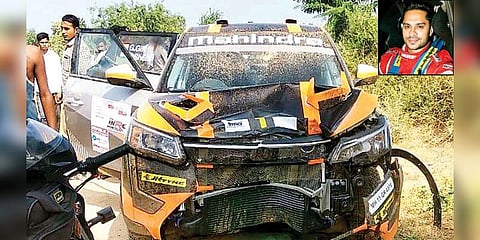 கார் ரேஸ் நடந்த இடத்துக்குள் புகுந்தது பைக்: ஒரே குடும்பத்தை சேர்ந்த 3 பேர் உயிரிழப்பு