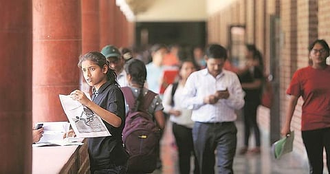 நான்கு ஆண்டுகளாக சரிந்தது பிடெக், எம்டெக் மாணவர் சேர்க்கை