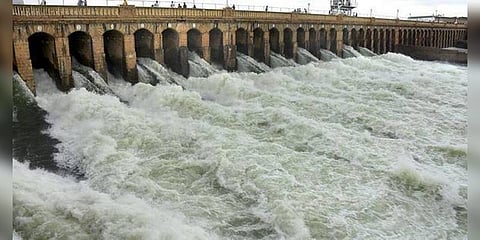 காவிரி ஆற்றில் தண்ணீர் வரத்து குறைந்தது