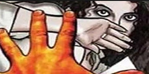 தைரியமாக போலீஸில் சொன்ன உதவி பேராசிரியை - தகாத வீடியோ எடுத்த மாணவர் கைது