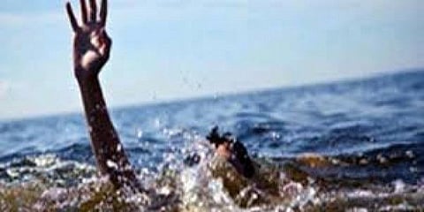 ஆற்றில் மூழ்கி அக்கா- தம்பி உயிரிழந்த பரிதாபம்