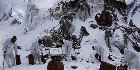 சியாச்சின் பனிச்சிகரத்திலிருந்து 130 டன் திடக்கழிவுகள் அகற்றம்