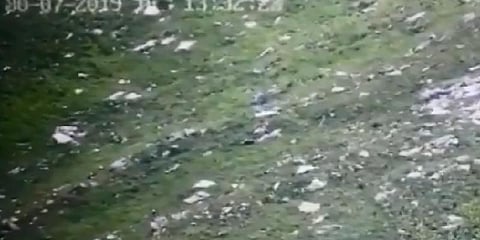 காஷ்மீர் எல்லையில் நுழைந்த பயங்கரவாதிகள் மீது துப்பாக்கி சூடு - வீடியோ