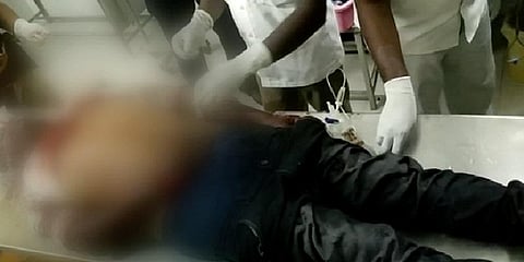 ஓடும் பேருந்தில் இளைஞரை வெட்டிக் கொலை செய்த கும்பல்