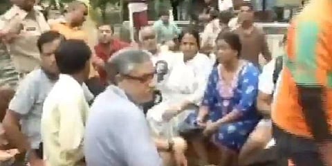 பாட்னா வீட்டில் இருந்து மீட்கப்பட்டார் பீகார் துணை முதல்வர்