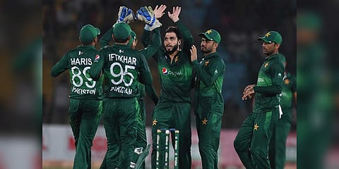 பாபர் சதம், ஷின்வாரி 5 விக்கெட்: இலங்கையை சுருட்டிய பாகிஸ்தான்!