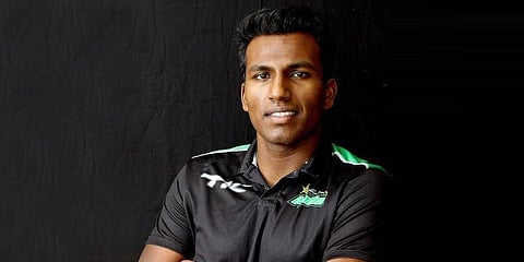 தென் ஆப்பிரிக்கா அணிக்காக களமிறங்கிய தமிழர் முத்துசாமி !