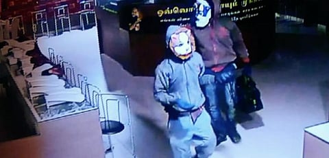 திருச்சி நகை கொள்ளையில் ஈடுபட்டவர்கள் வடமாநிலத்தைச் சேர்ந்தவர்கள்!