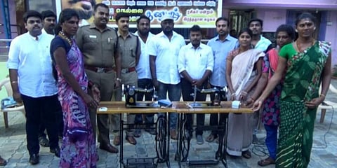 பேனருக்கு பதில் திருநங்கைகளுக்கு தையல் மிஷன் - ‘அசுரன்’ தனுஷ் ரசிகர்கள்