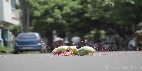 ’சாலையில் பூசணிக்காய் உடைத்தால் நடவடிக்கை’: காவல்துறை