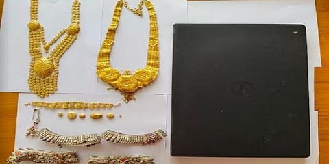 தொடர் கொள்ளையில் ஈடுபட்டு வந்த 3 பேர் கைது - 50 சவரன் நகை பறிமுதல்