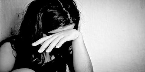 துப்பாக்கிமுனையில் அக்கா, தங்கை கூட்டுப் பாலியல் வன்கொடுமை!