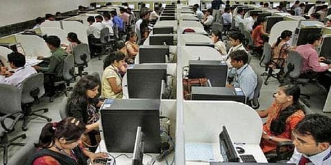 நாளை வீட்டில் இருந்தே வேலை செய்யுங்கள் : ஐடி நிறுவன பணியாளர்களுக்கு அறிவுறுத்தல்