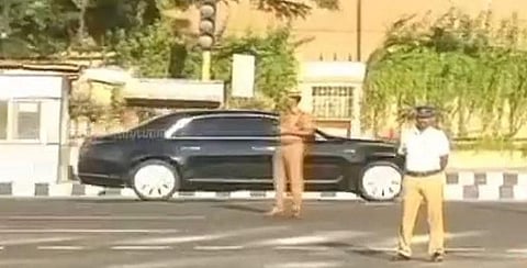 மாமல்லபுரம் புறப்பட்டார் ஸி ஜின்பிங்! சாலையில் பலத்த பாதுகாப்பு