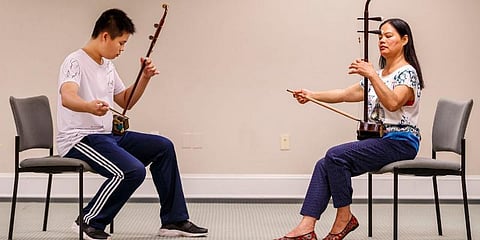 தமிழ் இசைக் கருவிகளுடன் இணைந்து ஒலிக்கும் சீன இசைக் கருவிகள்