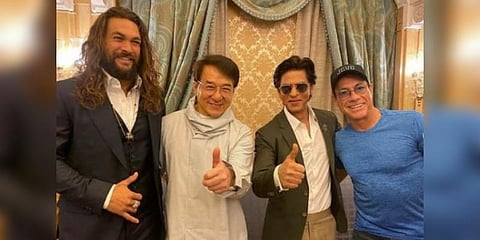 ’என் ஹீரோக்களை சந்தித்ததில் மகிழ்ச்சி:’ ஹாலிவுட் நடிகர்களுடன் ஷாரூக் செல்ஃபி!