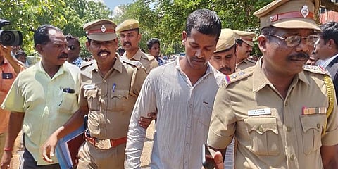 திருச்சி நகைக்கொள்ளை வழக்கு - சுரேஷுக்கு 7 நாள் போலீஸ் காவல்