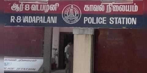 ‘காதல்.. அடித்து துன்புறுத்தல்..’ - ஐ.ஏ.எஸ் அதிகாரி மகளின் புகாரில் இருவர் கைது