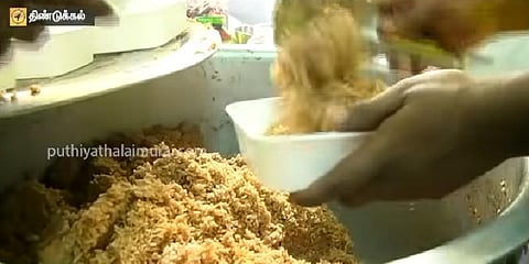 “பழைய 5 பைசாவுக்கு அரை பிளேட் பிரியாணி” - கடையில் குவிந்த கூட்டம்