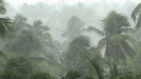 கோவில்பட்டி சுற்றுவட்டார பகுதிகளில் இடியுடன் மழை