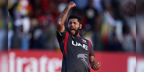 சூதாட்டப் புகார்: எமிரேட்ஸ் கேப்டன் உட்பட 3 பேர் சஸ்பெண்ட்!