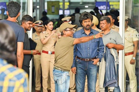 "ரஜினி சார் நல்ல மனிதர்.. ஆனால் இந்த அரசியல்"-ஏ.ஆர்.முருகதாஸ்