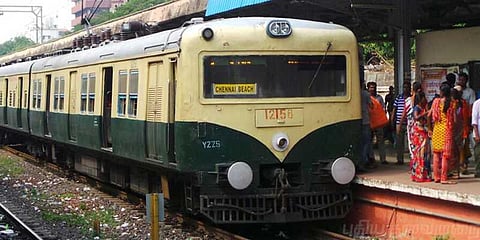 சென்னை மின்சார ரயிலில் பயணம் செய்பவர்களின் கவனத்திற்கு...!
