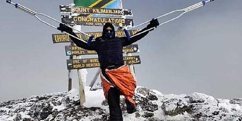 “எனக்கு ஊன்றுகோலே போதும்” - மாற்று திறனாளியின் ‘கிளிமாஞ்சாரோ’ பயணம்