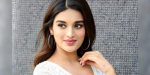 கிரிக்கெட் வீரர் கே.எல்.ராகுலை காதலிக்கிறேனா? மறுக்கிறார் நிதி அகர்வால்!