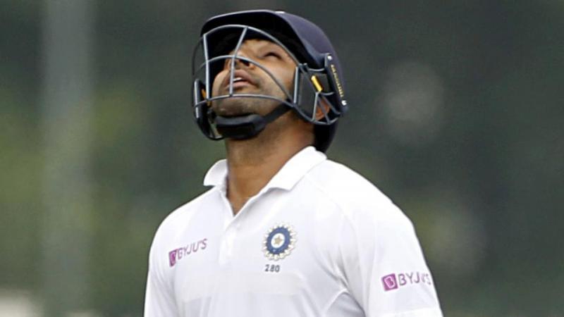 'மழையே இப்போது பொழியாதே' ரசிகர்களை கவர்ந்த ரோஹித் சர்மா