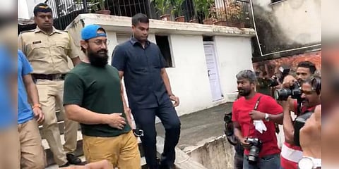 மகாராஷ்டிர தேர்தலில் உற்சாகத்துடன் வாக்களித்த பாலிவுட் நட்சத்திரங்கள்