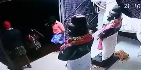 சாமி சிலைகள் உடைக்கப்பட்ட சம்பவம்: ஒருவர் கைது